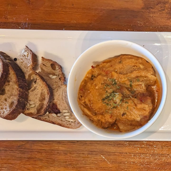 photo of The Trend cafe-bistro Monkeyhead & Abalone Mushroom Curry with Sourdough Slices shared by @xinru-t on  02 May 2024 - review
