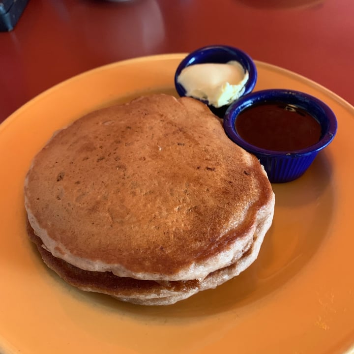 photo of Swingers Diner vegan Multigrain pancakes shared by @roserose on  13 Apr 2024 - review