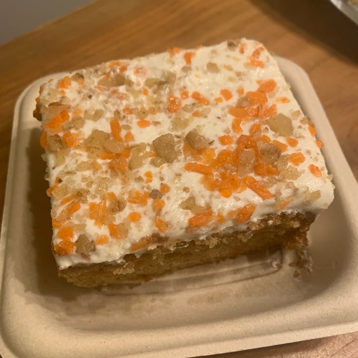 photo of Veggie Grill Carrot cake shared by @roserose on  07 Apr 2024 - review