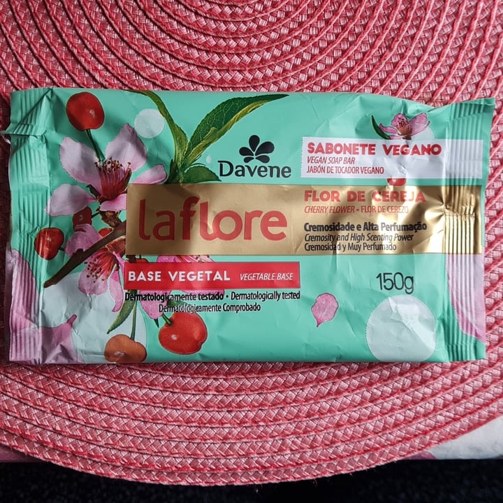 photo of Davene Sabonete Vegano Laflore Flor de Cereja shared by @marthacalderaro on  15 Jul 2024 - review