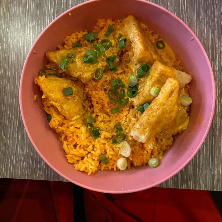 photo of Saucy Porka puerto rican rice bowl with panang curry tofu shared by @zuhura on  26 Mar 2024 - review
