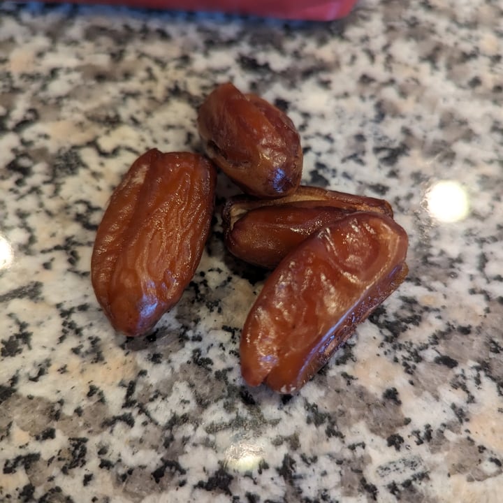 photo of Sunny Fruit Organic Sun-Dried Dates shared by @kristig on  15 Mar 2024 - review