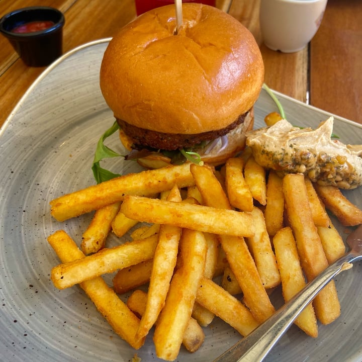 photo of Emerald Restaurant Green Island Veg Burger shared by @eviex on  26 Jun 2024 - review