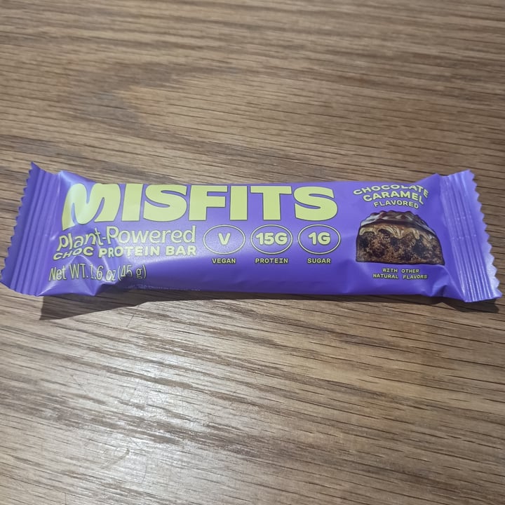 photo of Misfits Plant based Chocolate Caramel protein bar shared by @heartartichokehearts on  05 May 2024 - review