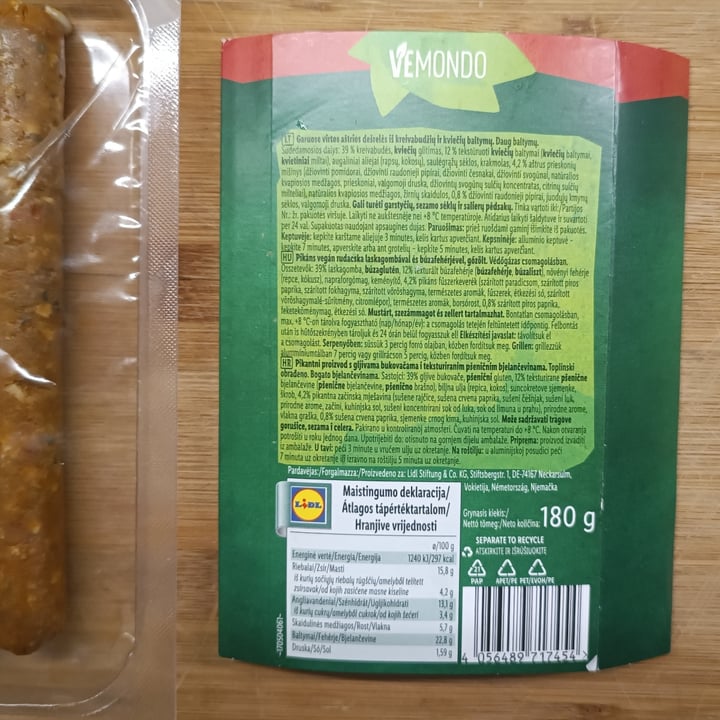 photo of Vemondo Vegan Sausages - spicy shared by @flowvegan on  05 May 2024 - review