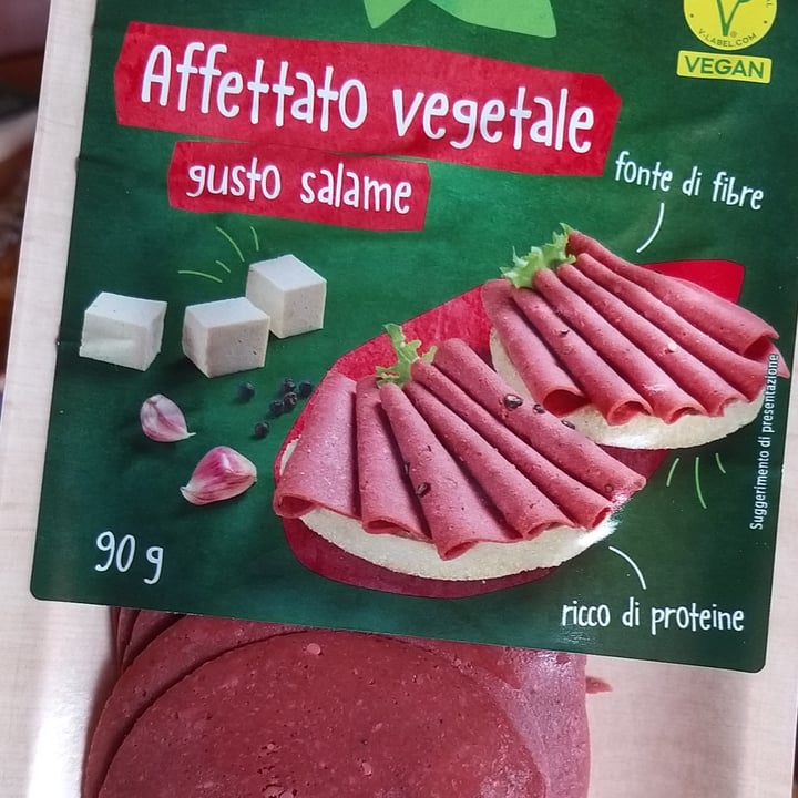 photo of Vemondo Affettato Vegetale Gusto Salame shared by @neonyellowcat on  29 Jan 2024 - review