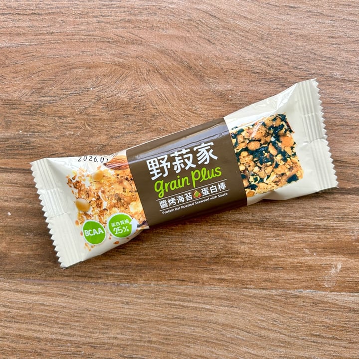 photo of 野菽家 Grain Plus Protein Bar Roasted Seaweed with Sauce shared by @veganniran on  28 Sep 2025 - review
