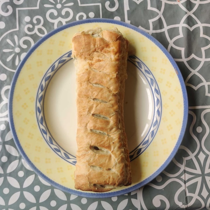 photo of Wall's Vegan Jumbo Sausage Roll shared by @filter-kaapi on  18 Oct 2023 - review