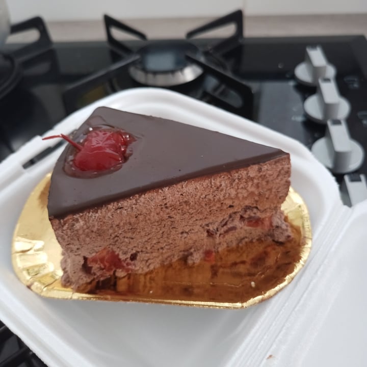 photo of Bonjour Dona Helena Padaria Doce mousse shared by @chuusavethebees on  20 May 2024 - review