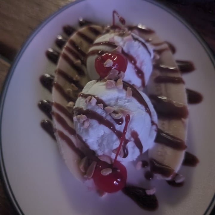 photo of Bassendean Hotel Banana Split shared by @conjuringwanderlust on  12 Apr 2024 - review
