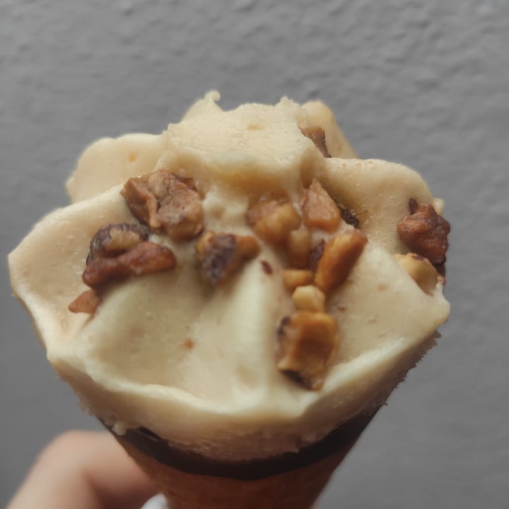 photo of Vemondo vegan waffle cones caramel shared by @carmillabresh on  04 Mar 2024 - review