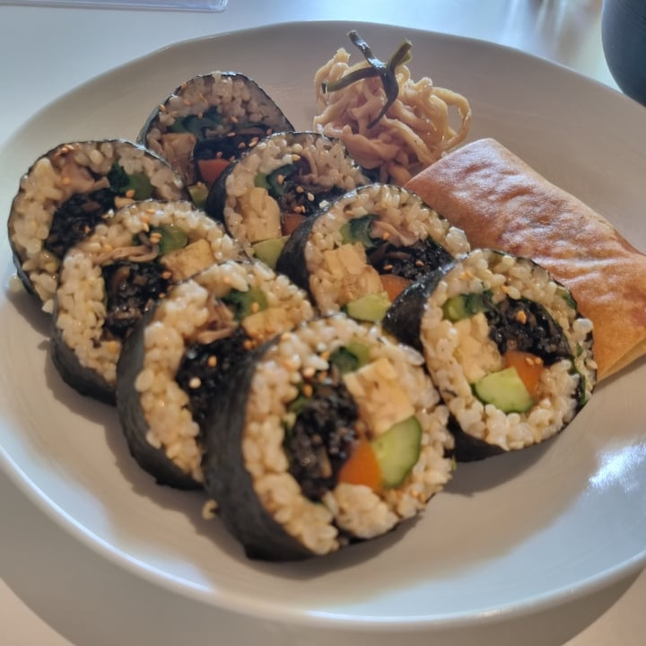 photo of いづまるキッチン VEGAN&SUGAR FREE キムパプ - Kimbap shared by @filipeguerreiro on  15 Jan 2024 - review