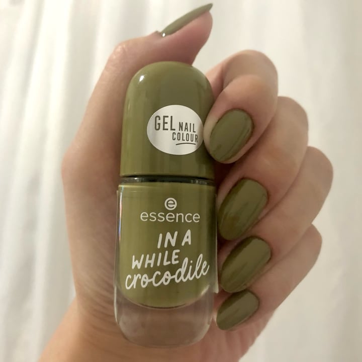 photo of Essence  Gel Nail Colour In a while Crocodile shared by @flaaraujo on  09 Sep 2023 - review