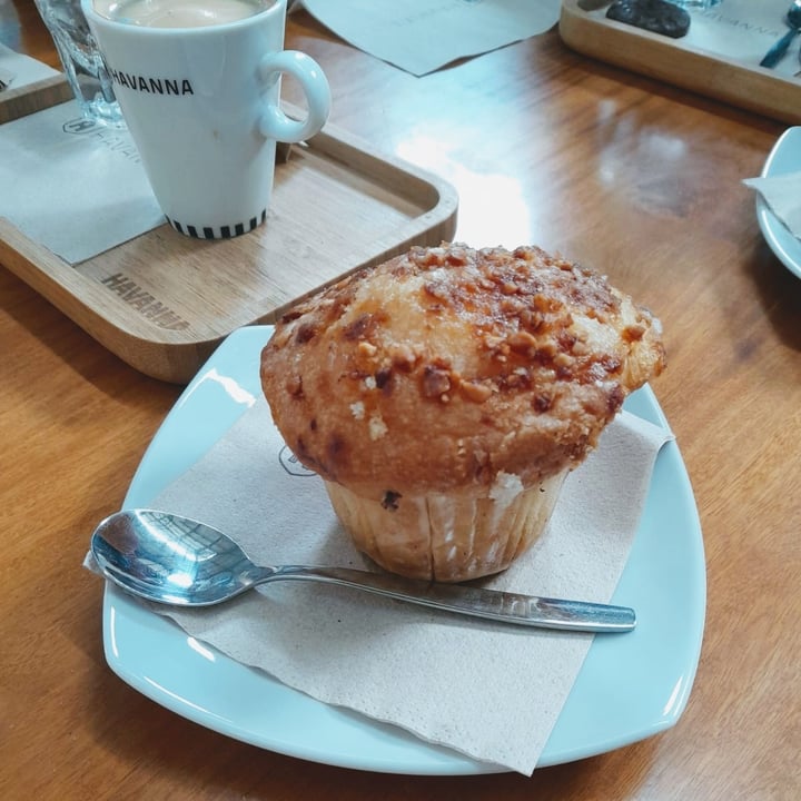 photo of Havanna Muffin Vegano de vainilla y crema de maní shared by @alejandraglck on  28 Mar 2024 - review