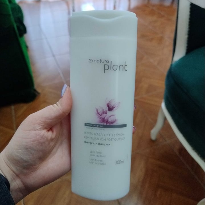photo of Natura Shampoo revitalización post quimica shared by @mailenn on  04 Jun 2025 - review