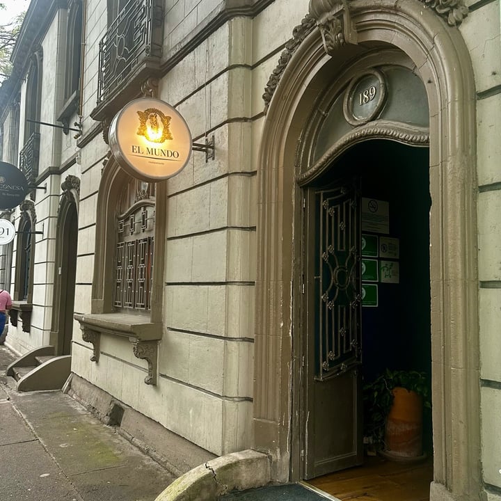 photo of El Mundo Restaurante Costillas de BBQ a base de Seitán shared by @nancy on  17 Oct 2025 - review