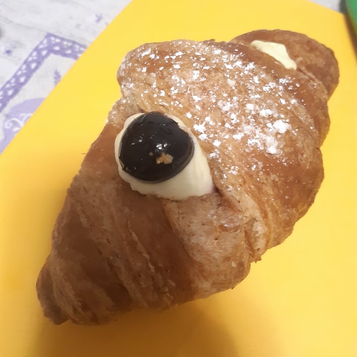 photo of Appetitofu brioche chantilly e amarena shared by @laetitia16 on  01 Oct 2025 - review