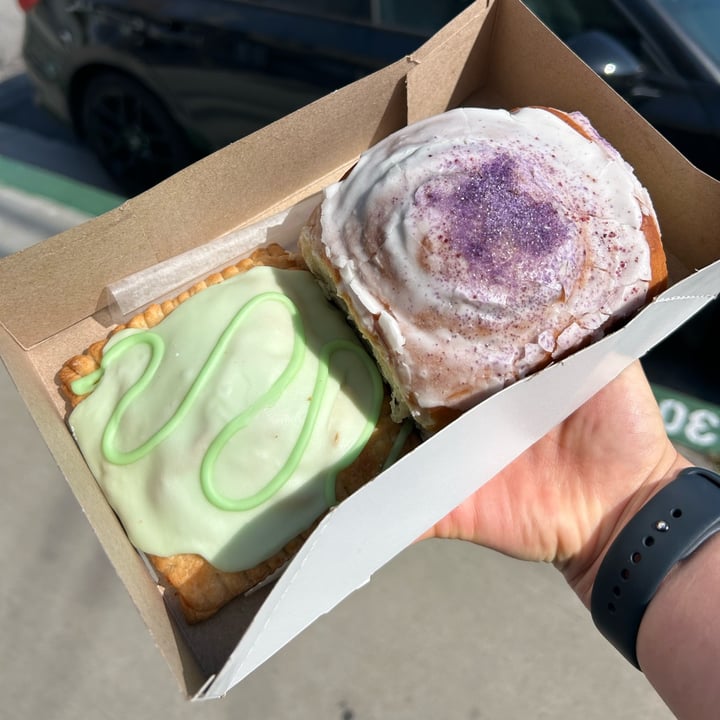 photo of San & Wolves Bakeshop Ube Bun & Pandan Buko Pop Tart shared by @samanthab3 on  19 May 2025 - review