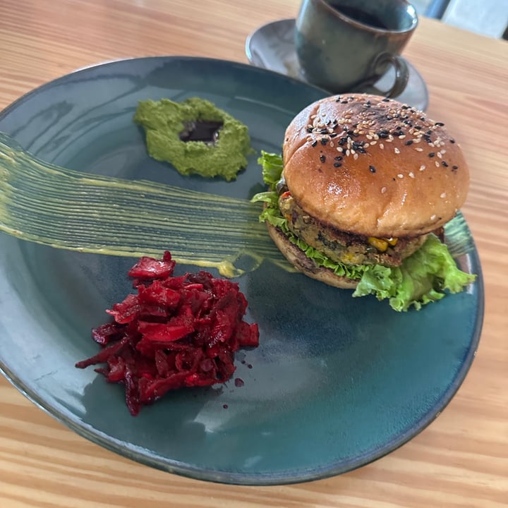 photo of Depth N Green - ಡೆಪ್ತ್ ಎನ್ ಗ್ರೀನ್ Dng Burger shared by @yasminahammoud on  03 Jan 2024 - review