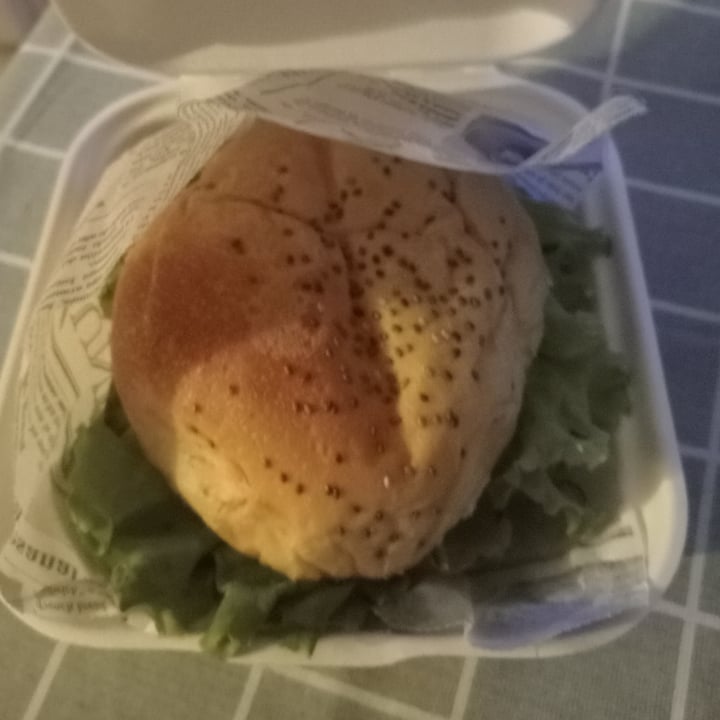 photo of Veggie Burger Hamburguesa Americana shared by @vivanlasvegan on  22 Oct 2023 - review