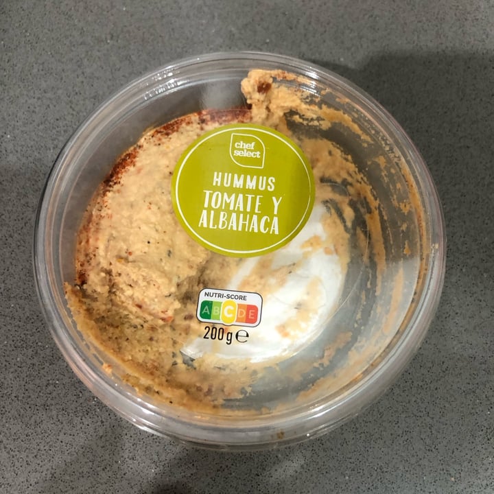 photo of Chef Select Hummus Tomate y Albahaca shared by @loula on  05 Oct 2025 - review