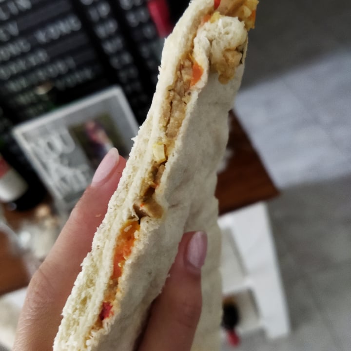 photo of Vegan Sandwich Sandwich De Miga De Matambre Y Provolone shared by @fabuchi on  17 Sep 2023 - review