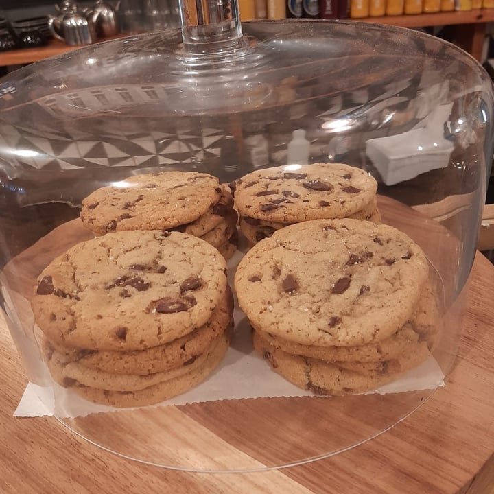 photo of Saint James Cafe Vegan Chocolate Chip Cookies shared by @thehumblechickpea on  03 Jan 2024 - review