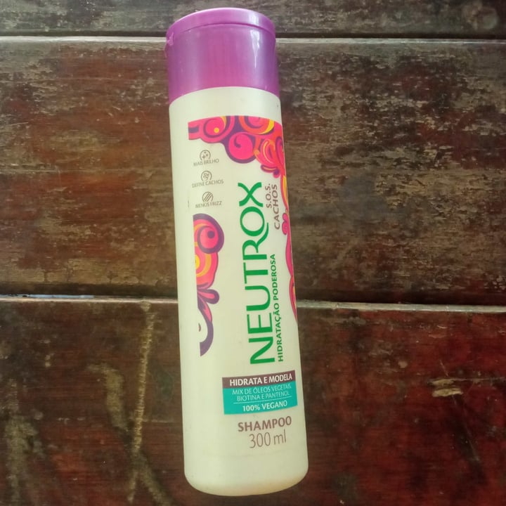 photo of Neutrox shampoo Neutrox S.O.S cachos shared by @shaktitati on  14 Feb 2025 - review