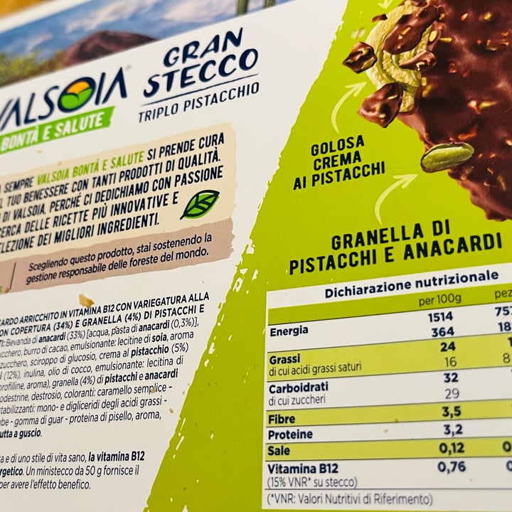 photo of Valsoia Gelato gran stecco triplo Pistacchio shared by @miba on  16 Nov 2024 - review