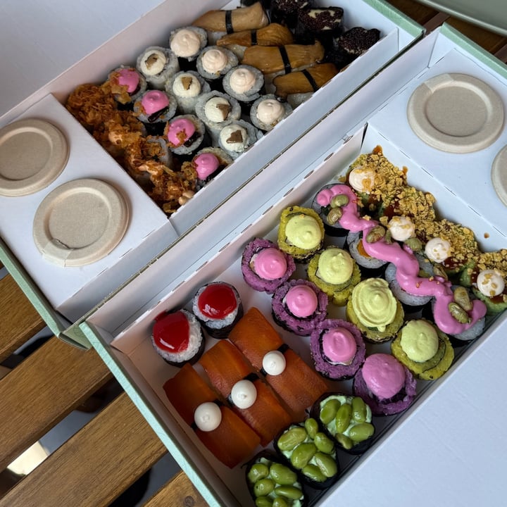 photo of EssenzaSushi Box Large Rainbow 24 pezzi shared by @iosonomina on  28 May 2025 - review