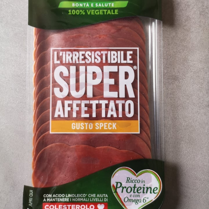 photo of Valsoia L’irresistibile super affettato Gusto speck shared by @mariversovegan on  17 Oct 2023 - review