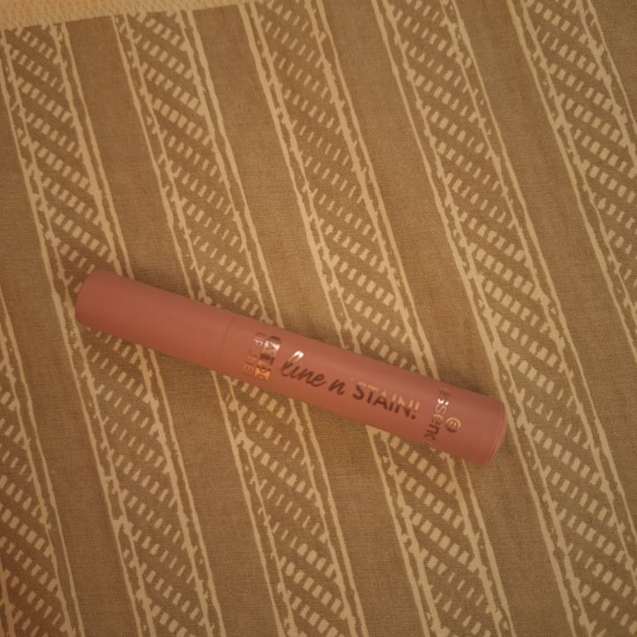 photo of Essence  TATTOO LIP LINER line n' STAIN! shared by @meryveg on  12 Aug 2025 - review