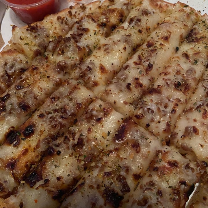 photo of Friend's Pizza & Pasta Cheesey Finger BEEFY VEGAN shared by @corenawalby on  17 Jul 2025 - review