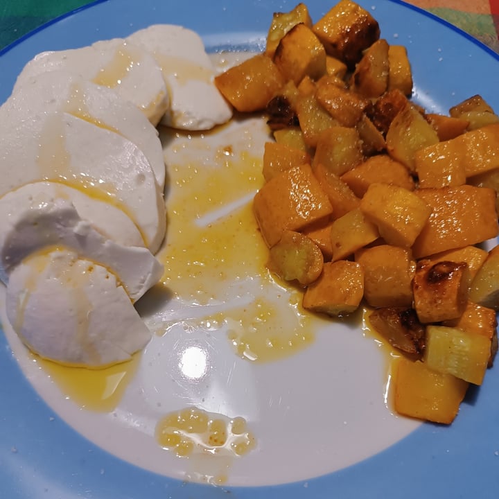 photo of Dream Farm Alternativa vegetale alla mozzarella shared by @elyyveg on  27 Jun 2025 - review