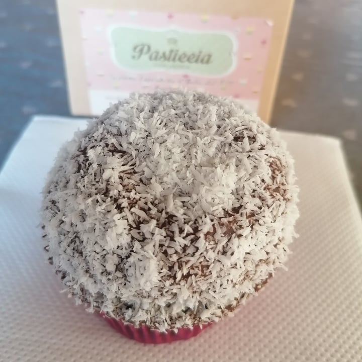 photo of Pasticcia Cupcakeria Vegan bounty cupcake shared by @rosannad93 on  18 Sep 2023 - review