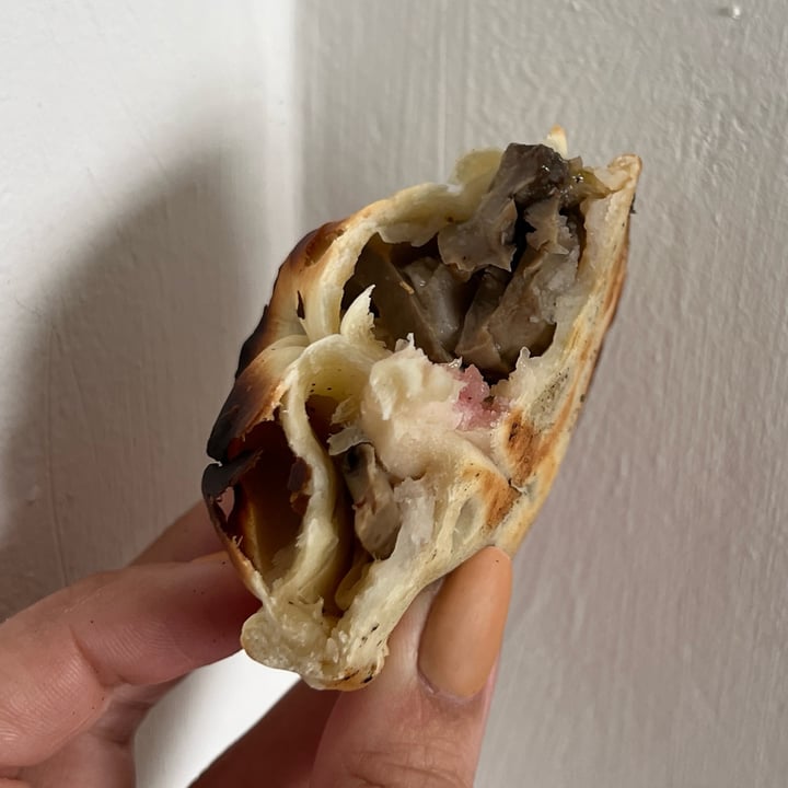 photo of Flipper Pizza Empanada De Champiñones Con Panceta shared by @gaby-miss-x on  14 Oct 2023 - review