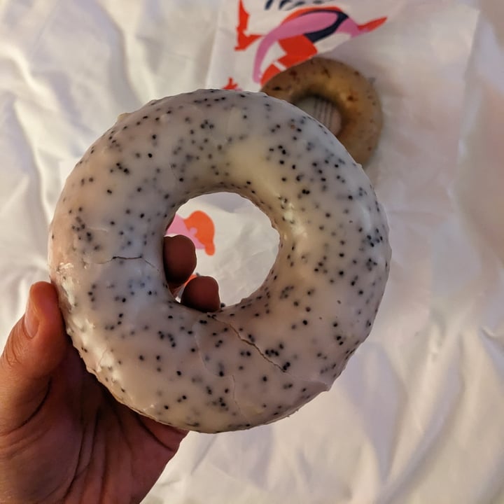 photo of Cartems Donuts Lemon Poppyseed shared by @magnificentyak51 on  16 May 2024 - review