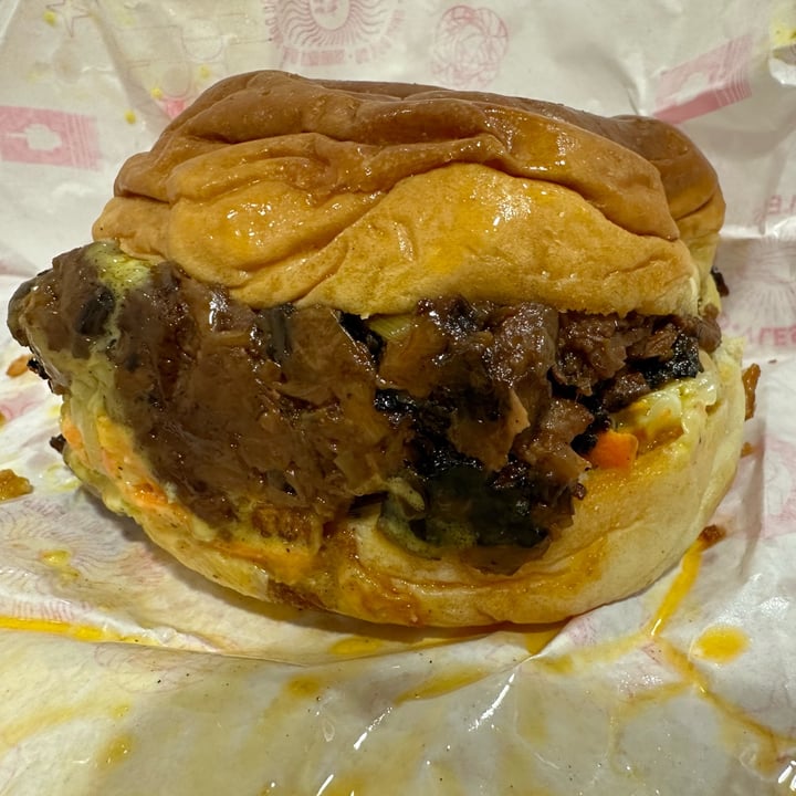photo of FANTASTIC V BBQ pulled pork sandwich shared by @supersarita85 on  15 Oct 2023 - review
