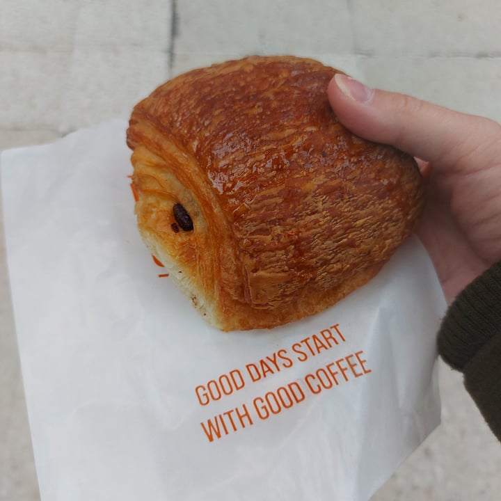 photo of FCB Coffee Brighton (The Flying Coffee Bean) Vegan Pan Au Chocolat shared by @lucyvictoria92 on  19 Dec 2023 - review