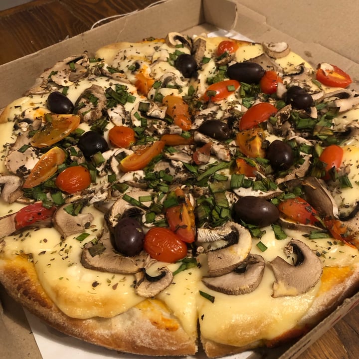 photo of La Fachada (Acassuso) Pizza Champis shared by @aylugiussi on  10 Sep 2024 - review