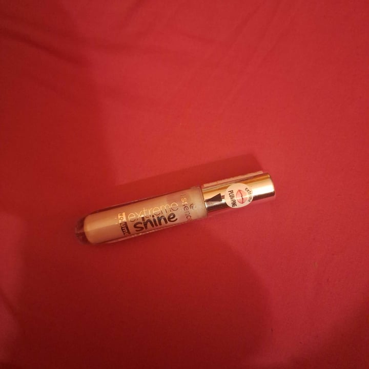 photo of Essence  Extreme Shine Volume Lipgloss shared by @meryveg on  27 Mar 2025 - review
