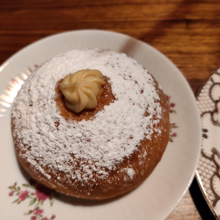 photo of Life's a Peach Bombolone Crema shared by @claudiog on  07 Oct 2023 - review
