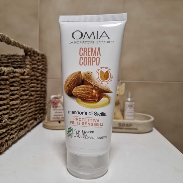 photo of Omia crema corpo all'olio di mandorla shared by @lauretta86 on  29 Dec 2023 - review