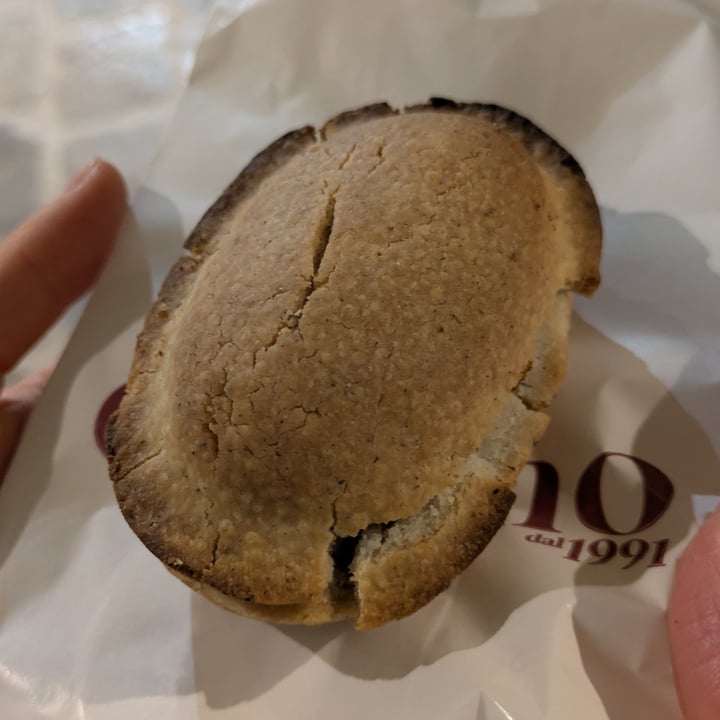 photo of Caffè Alvino Pasticciotto Vegano shared by @lapalissia on  23 Aug 2025 - review