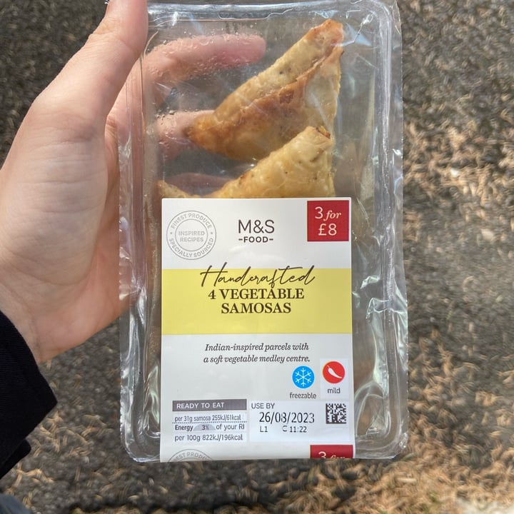 photo of Marks & Spencer Food (M&S) Vegetable samosa shared by @gio24601 on  15 Sep 2023 - review