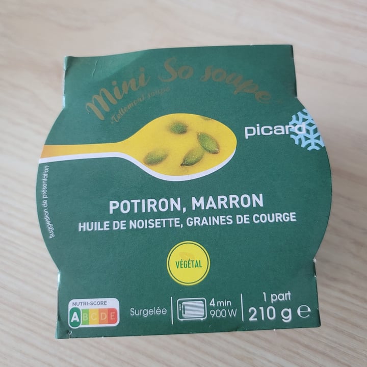 photo of Picard soupe de potiron au marron, huile de noisette et graines de courge shared by @charlottecobblepot on  29 Nov 2024 - review