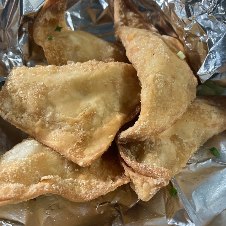 photo of The Fiction Kitchen Lion’s Mane Rangoon shared by @compassionatekisses on  02 Jul 2024 - review