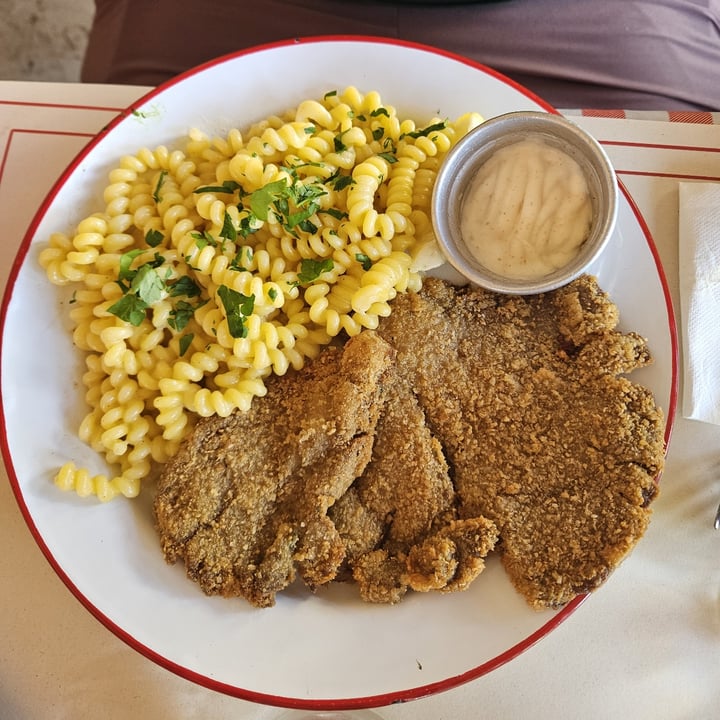 photo of Tita la vedette Milanesas de Girgolas con fideos cable de teléfono shared by @aldyflorent on  03 May 2025 - review