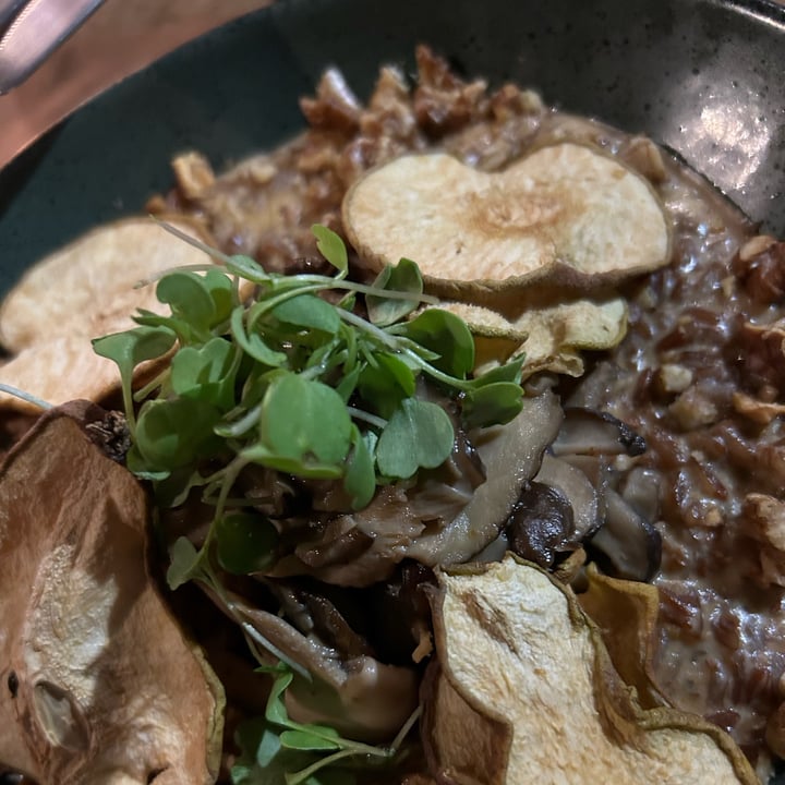 photo of Banana Verde Restaurant risoto vermelho com shitake shared by @carlinhag on  18 Nov 2023 - review