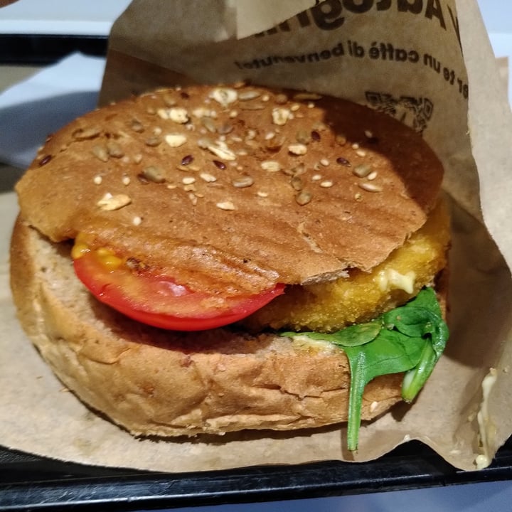 photo of Tentazioni Café Wow burger shared by @maffi1810 on  11 Jun 2025 - review
